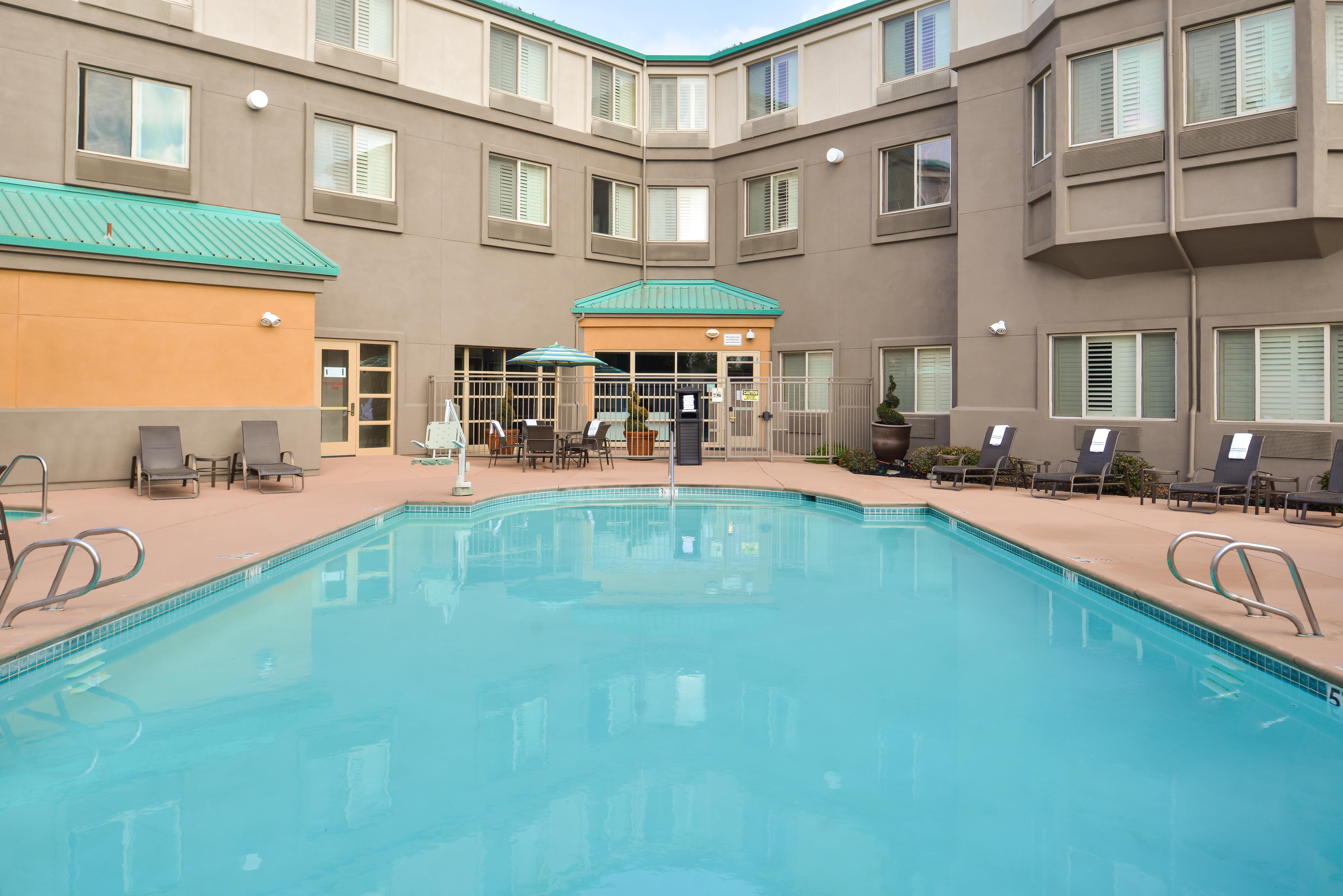 Holiday Inn Express & Suites Elk Grove Central - Hwy 99 By Ihg Buitenkant foto