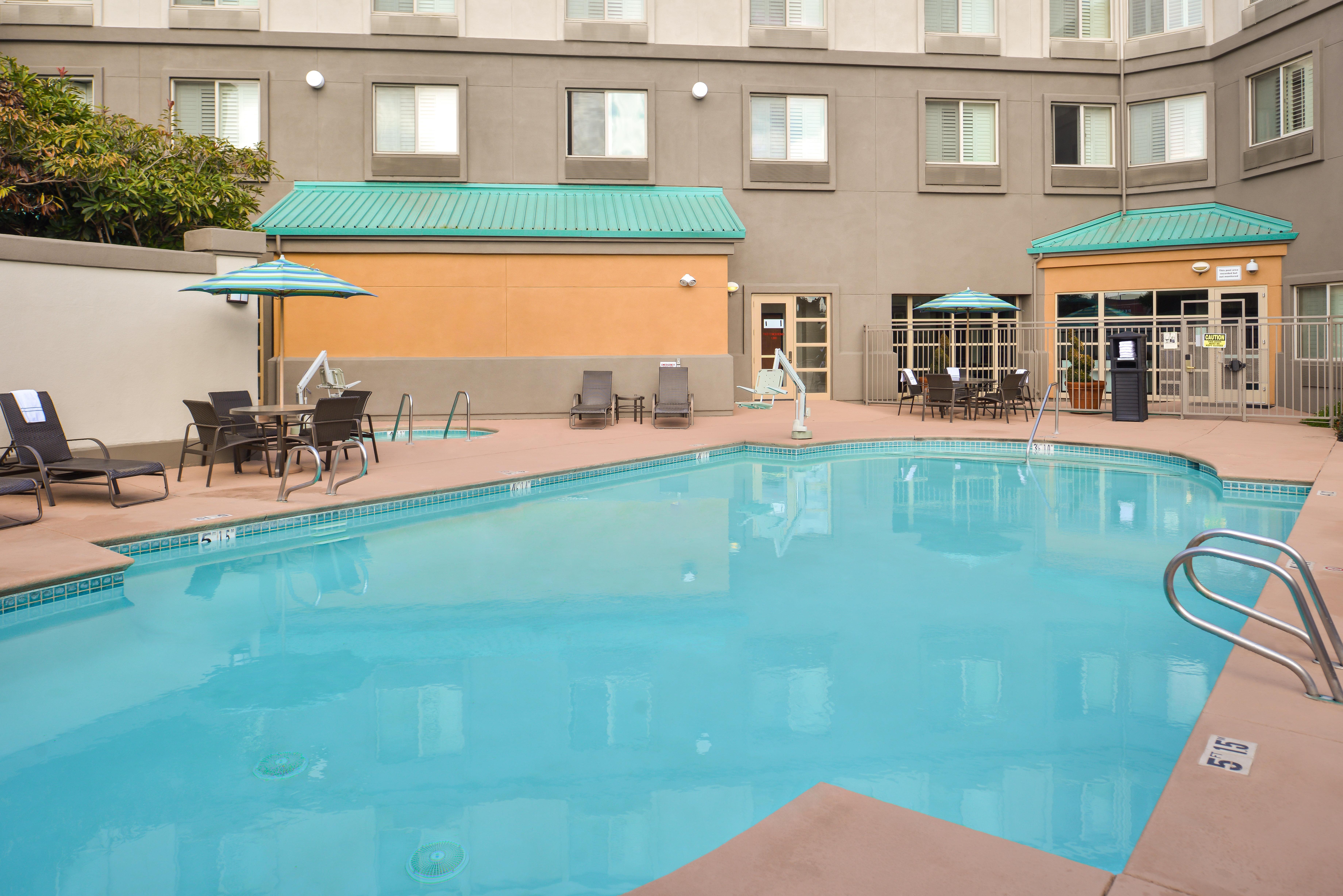 Holiday Inn Express & Suites Elk Grove Central - Hwy 99 By Ihg Buitenkant foto