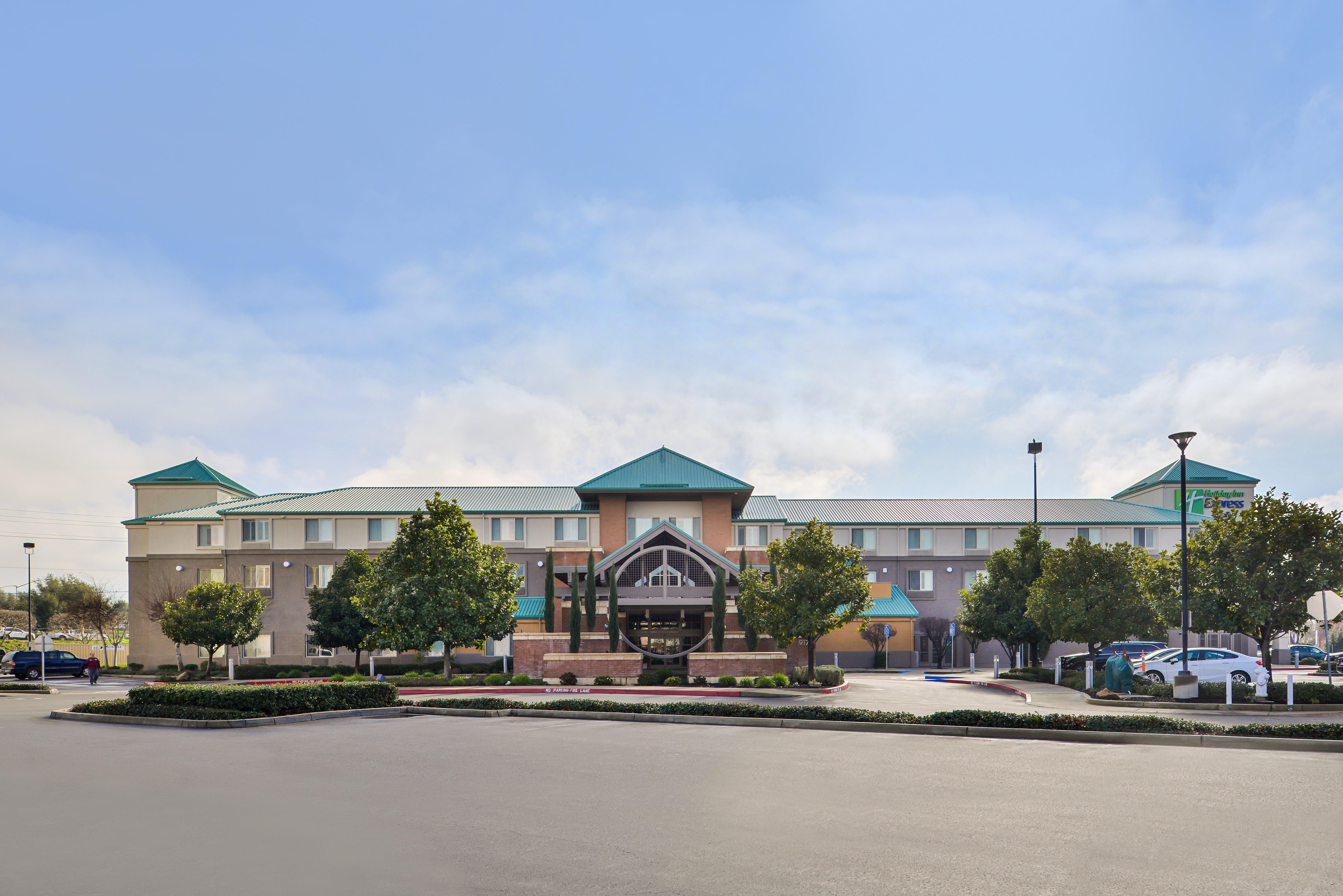 Holiday Inn Express & Suites Elk Grove Central - Hwy 99 By Ihg Buitenkant foto