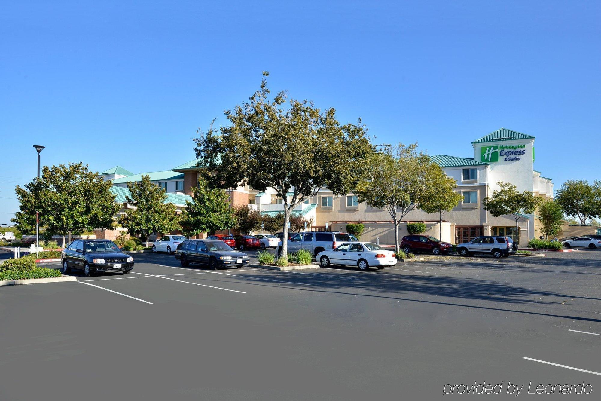 Holiday Inn Express & Suites Elk Grove Central - Hwy 99 By Ihg Buitenkant foto