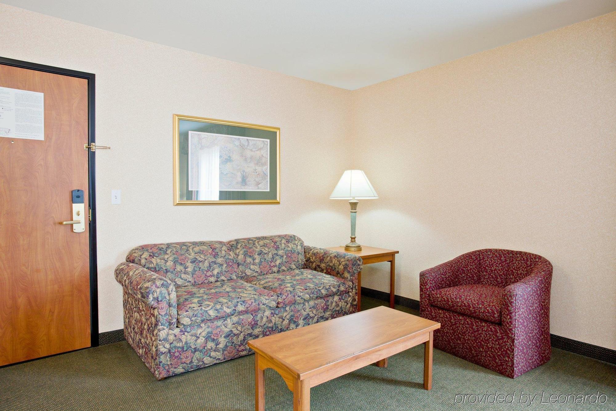 Holiday Inn Express & Suites Elk Grove Central - Hwy 99 By Ihg Buitenkant foto